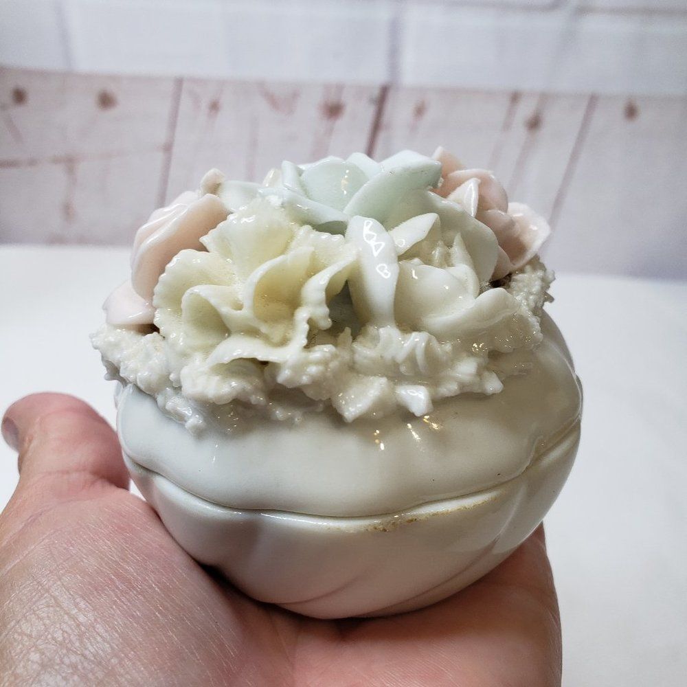 Vintage Shabby Chic Porcelain Flower Bowl & Lid Spaghetti Pottery Trinket Dish